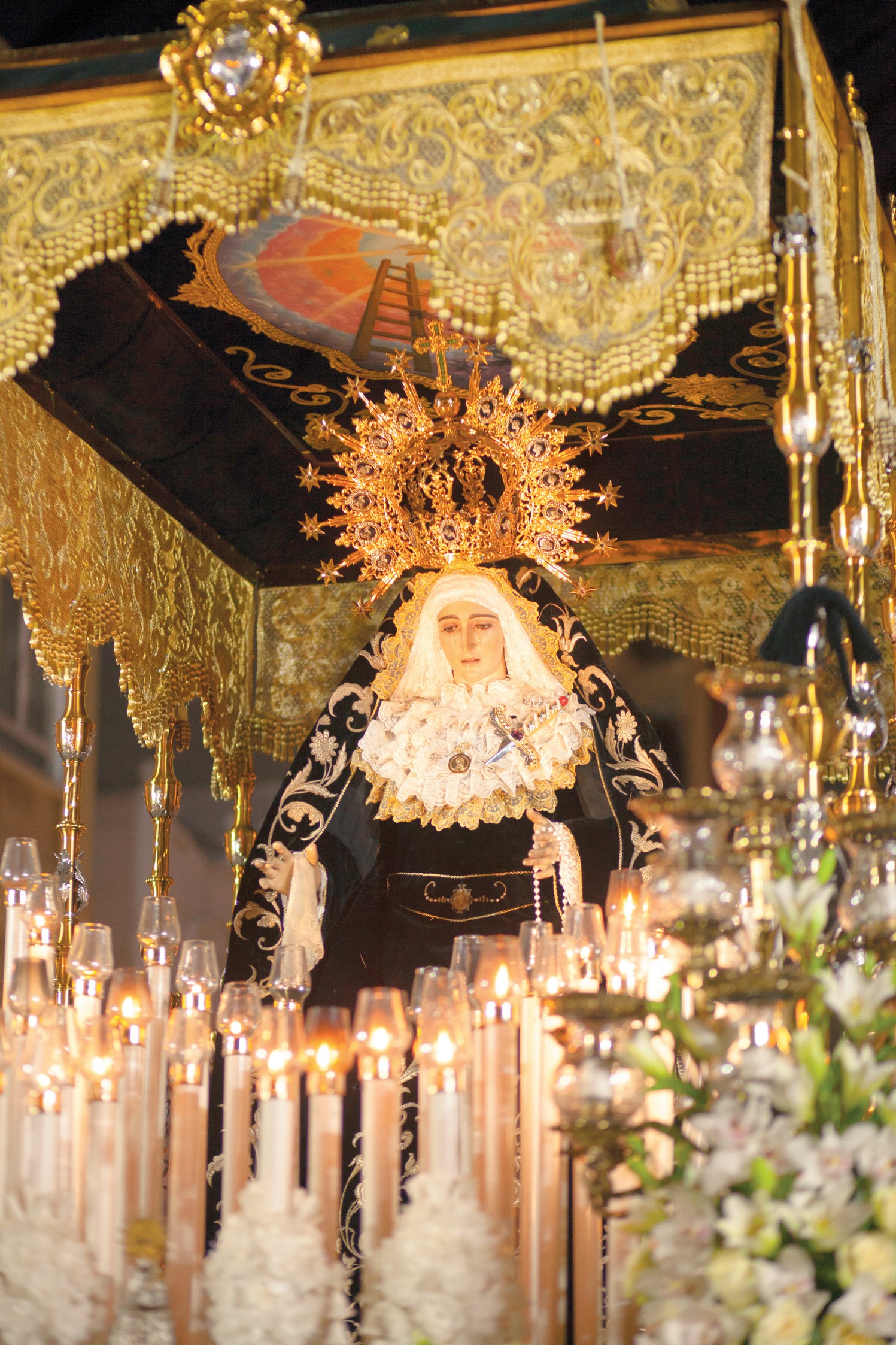 Cofradía de Granaderos de la Santísima Virgen de los Dolores Coronada